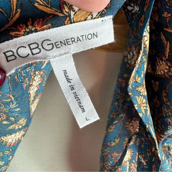BCBGeneration Blouse sz large boho wrap ocean combo shirt - Picture 6 of 7